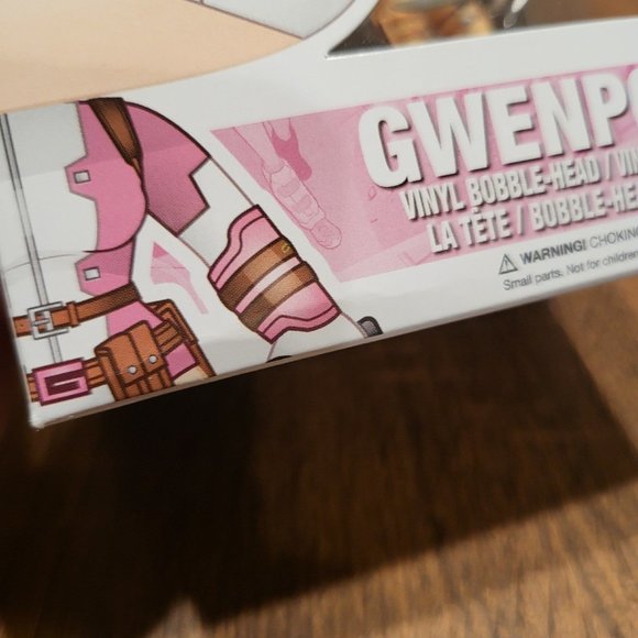 Marvel Gwenpool (Pink) Funko Pop - Picture 8 of 11